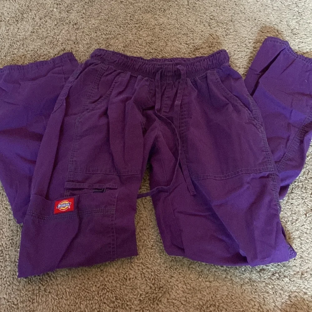 Scrub Set - Picture 5 of 7